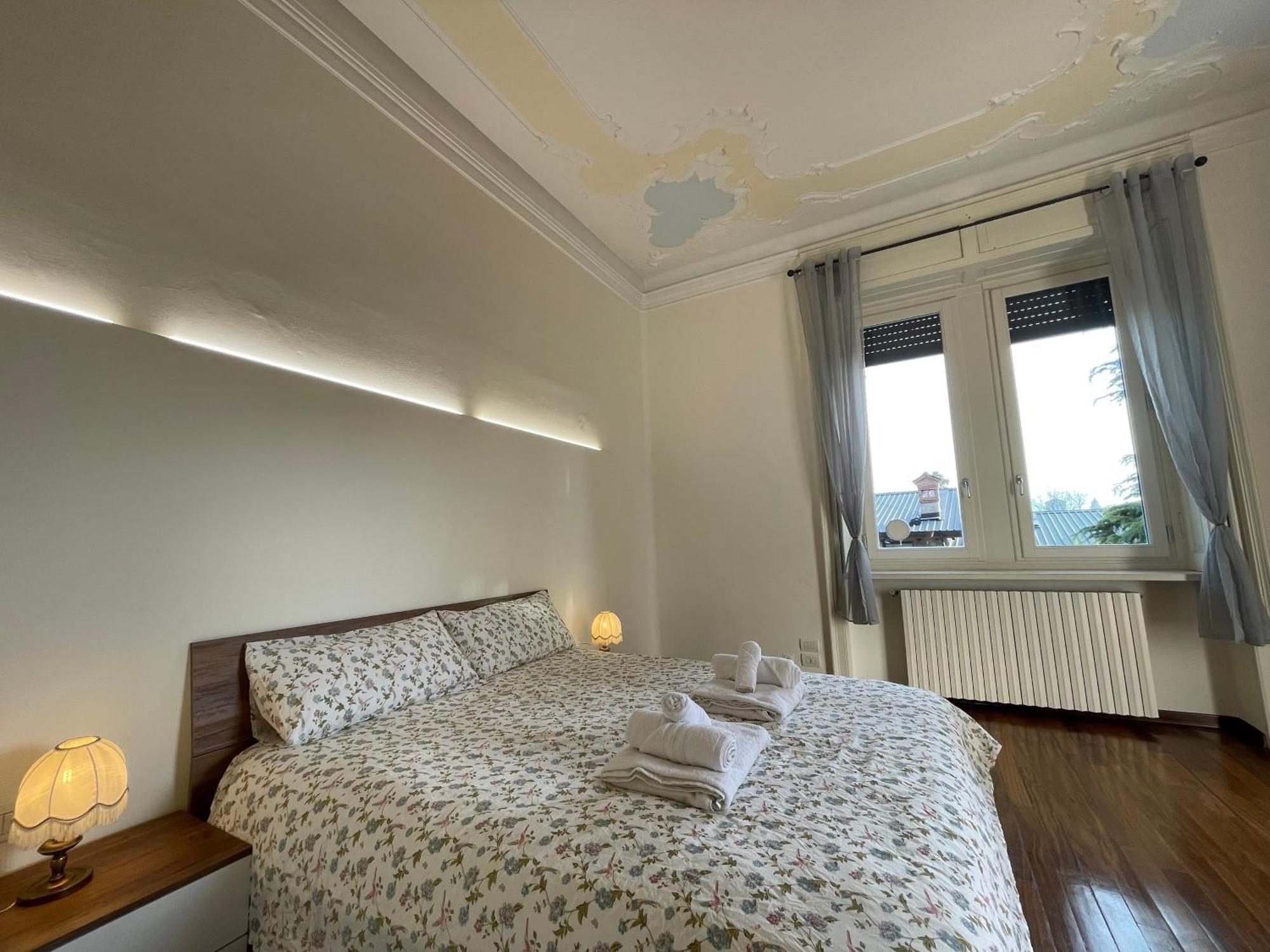 Bg Central Royal Suite Con Parcheggio - Vista Citta Alta Bérgamo Exterior foto